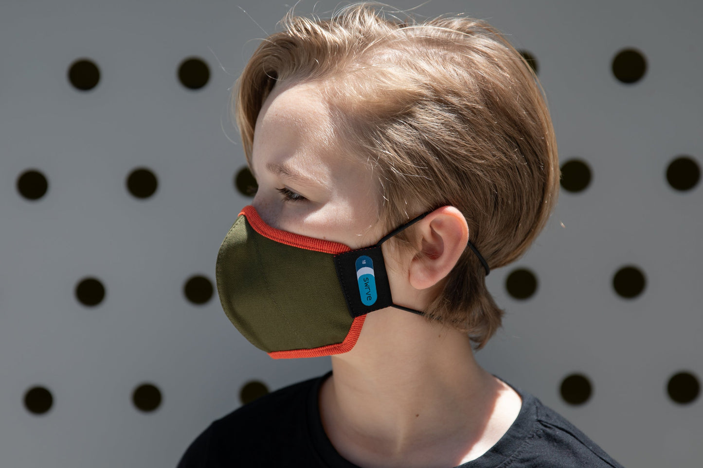 model wearing abby's kids summer cotton mask in peach