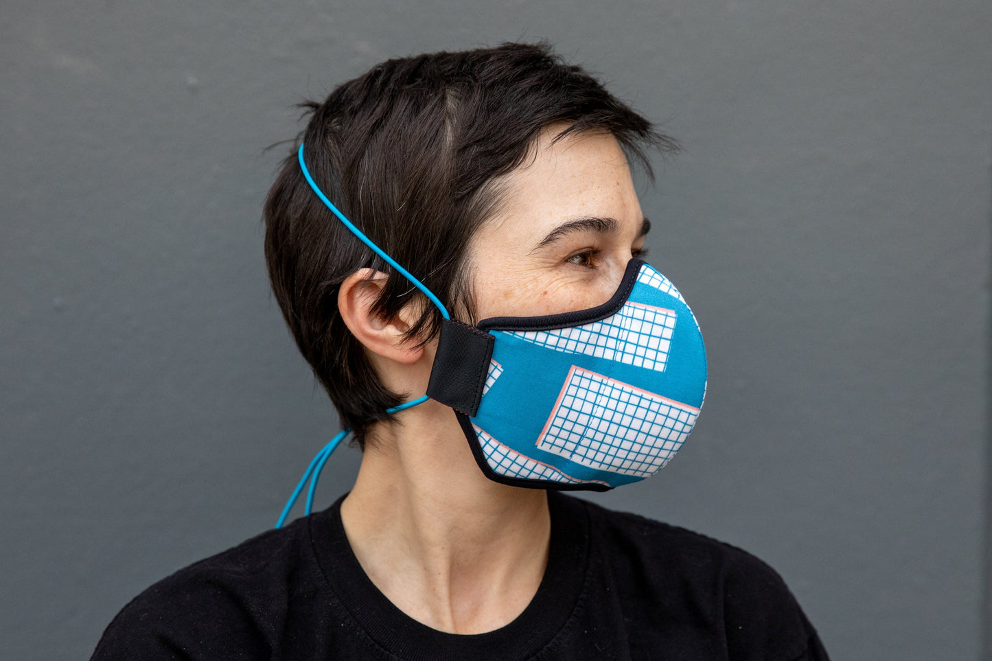 roxy wearing the 80s cotton mask in miami vice